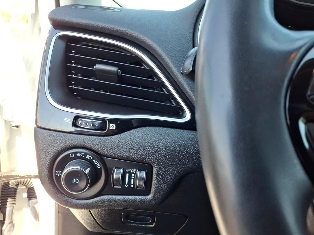 2021 Jeep Cherokee Altitude