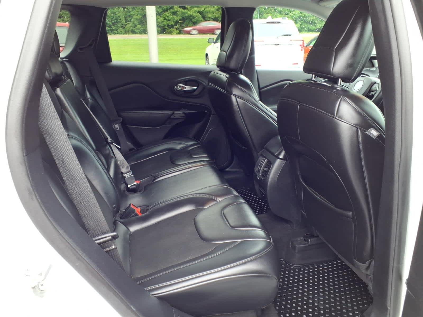 2019 Jeep Cherokee Altitude