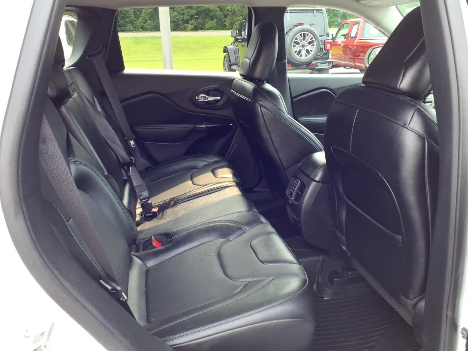 2023 Jeep Cherokee Altitude Lux