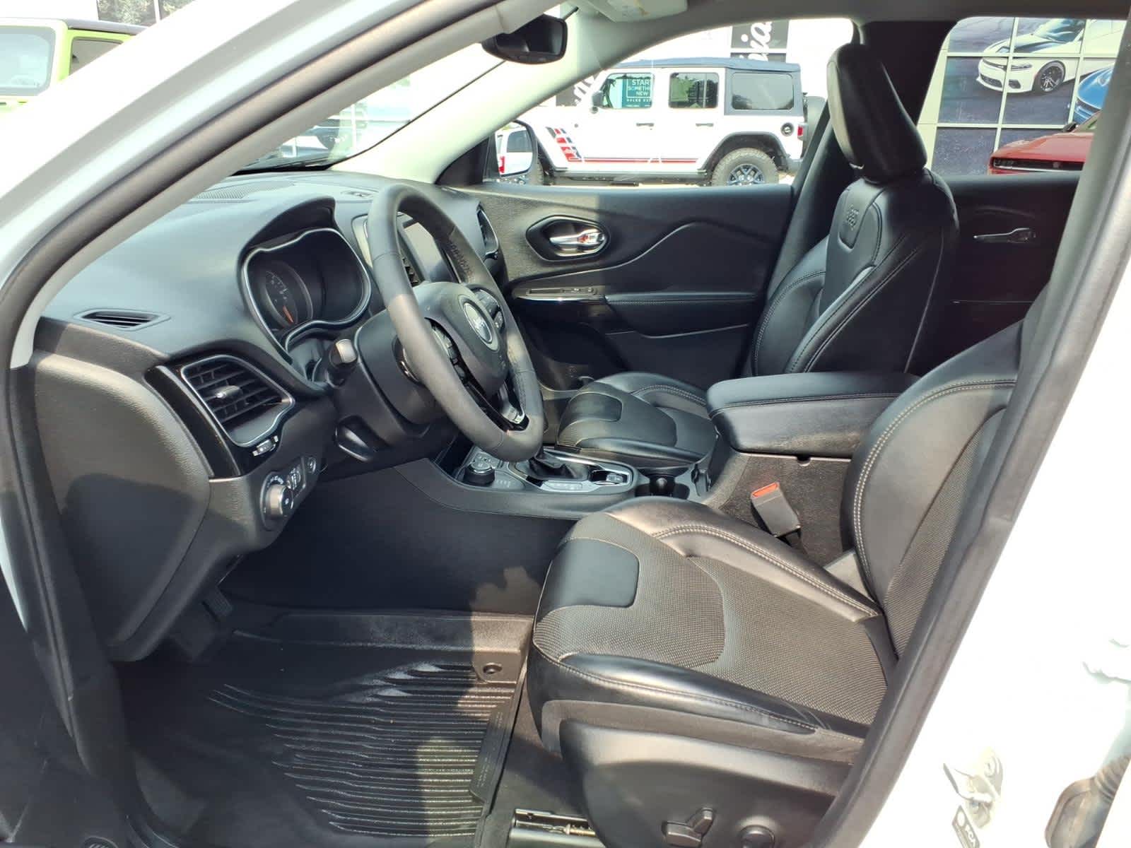 2023 Jeep Cherokee Altitude Lux