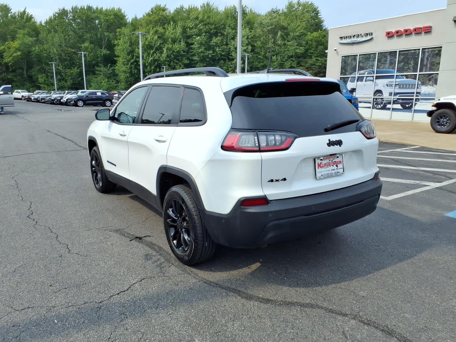 2023 Jeep Cherokee Altitude Lux