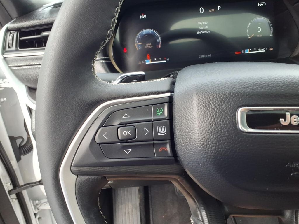 2025 Jeep Grand Cherokee Laredo