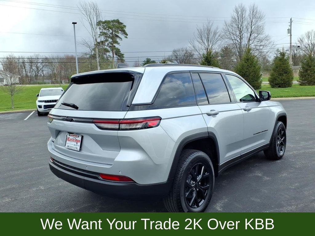 2025 Jeep Grand Cherokee Base