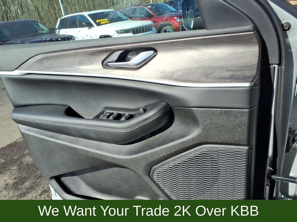 2026 Jeep Grand Cherokee Laredo