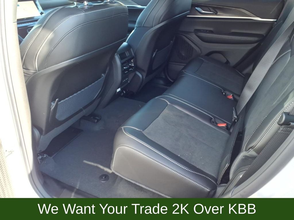 2026 Jeep Grand Cherokee Laredo