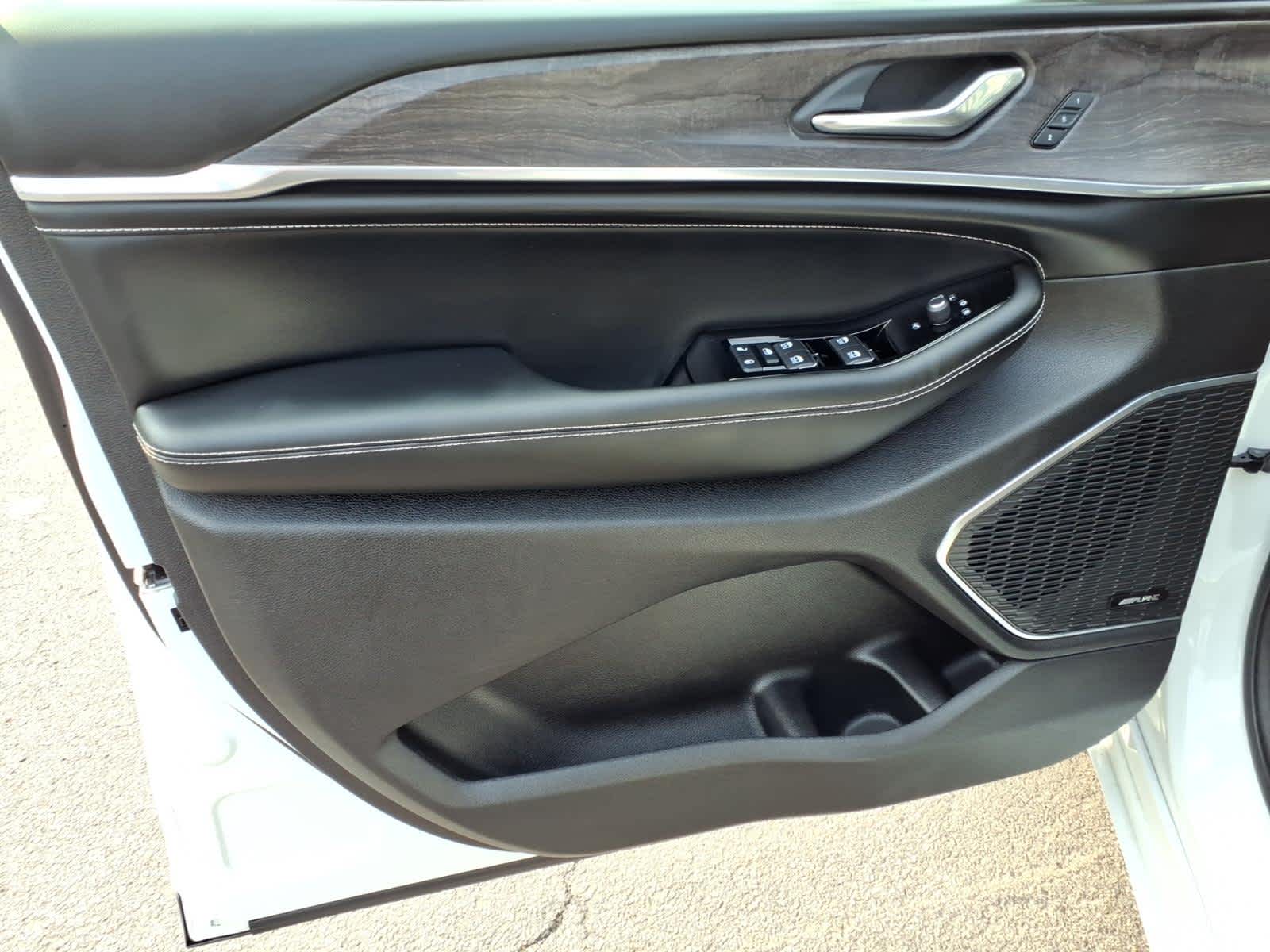 2025 Jeep Grand Cherokee Overland