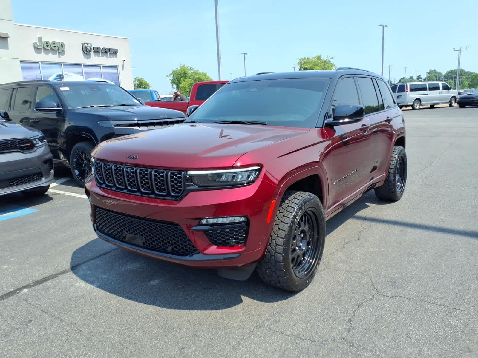 2025 Jeep Grand Cherokee Summit