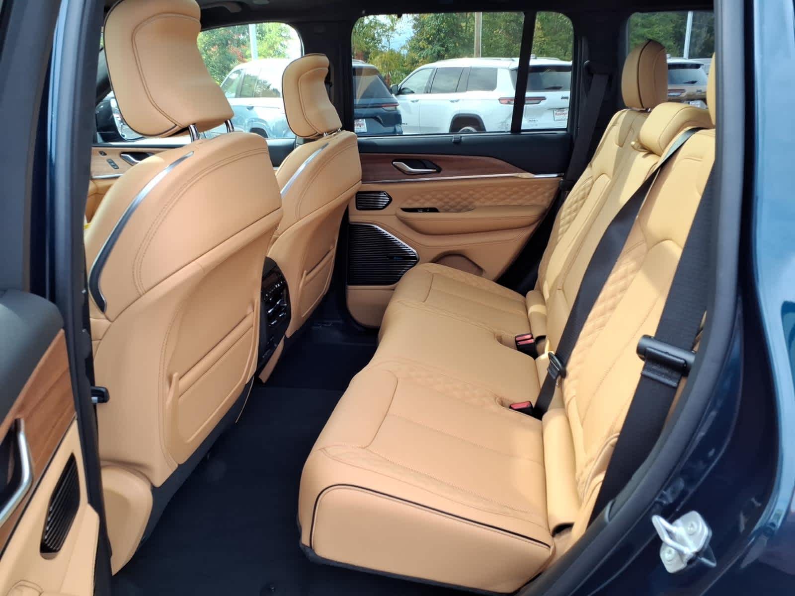 2027 Jeep Grand Cherokee Summit