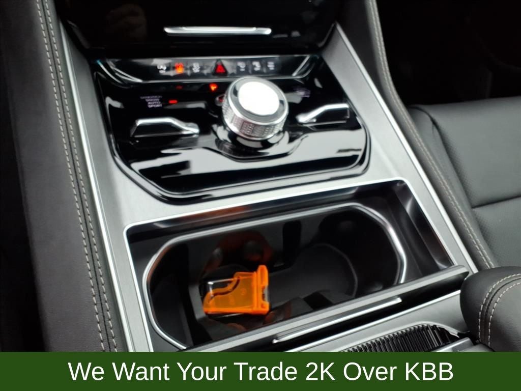 2026 Jeep Grand Wagoneer Base