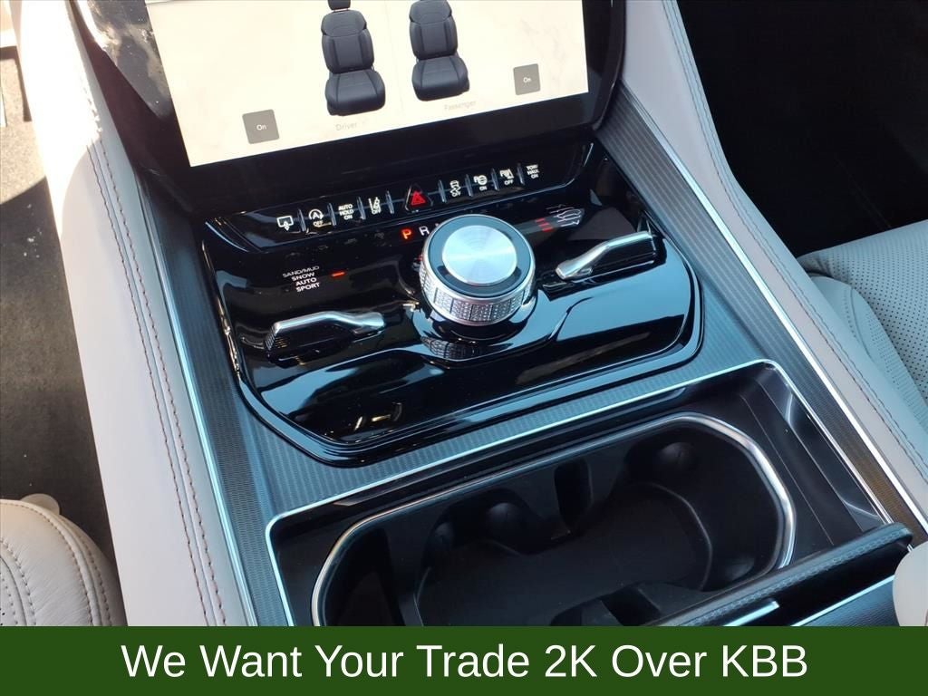 2026 Jeep Grand Wagoneer Base