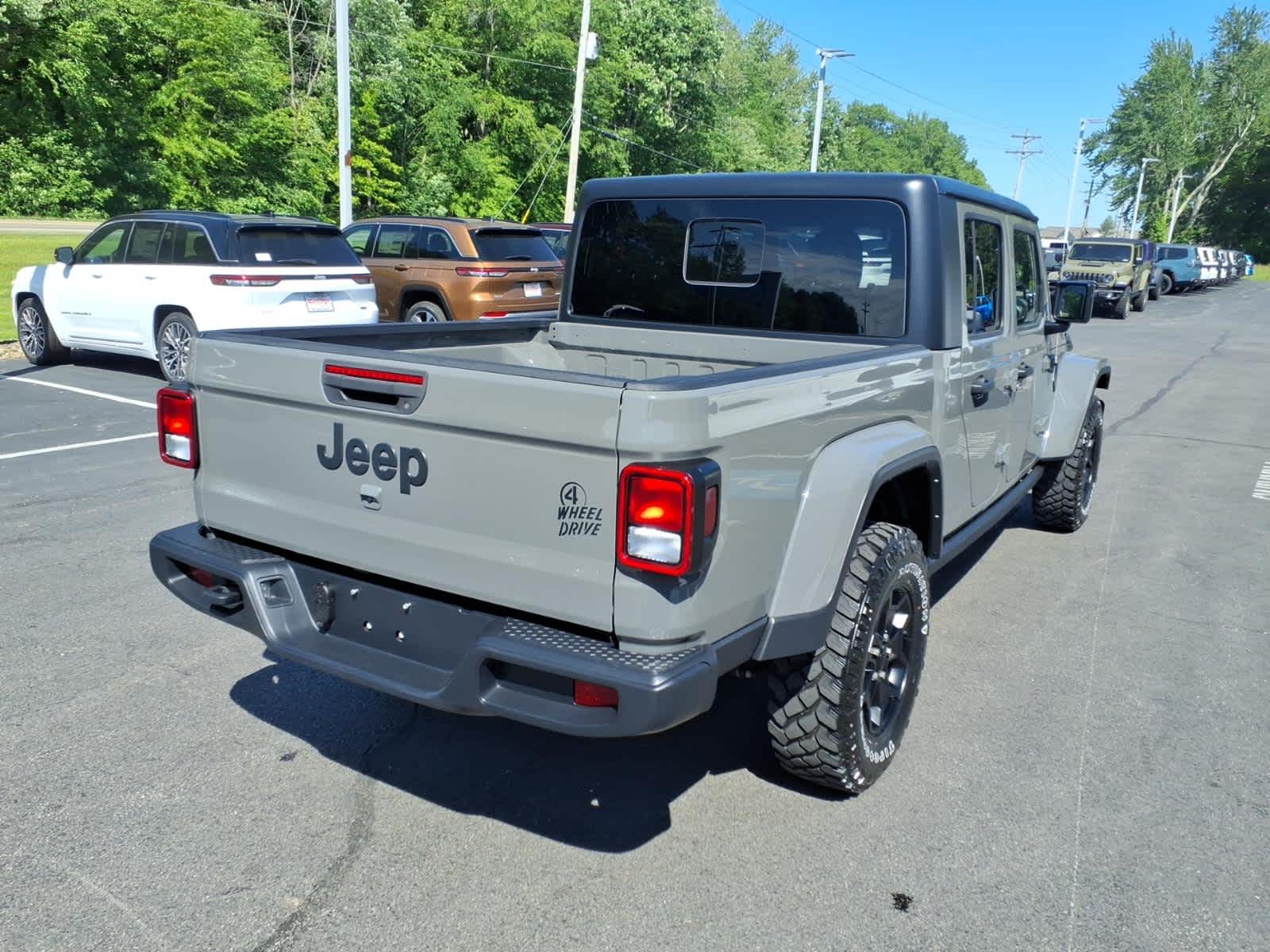 2022 Jeep Gladiator Willys
