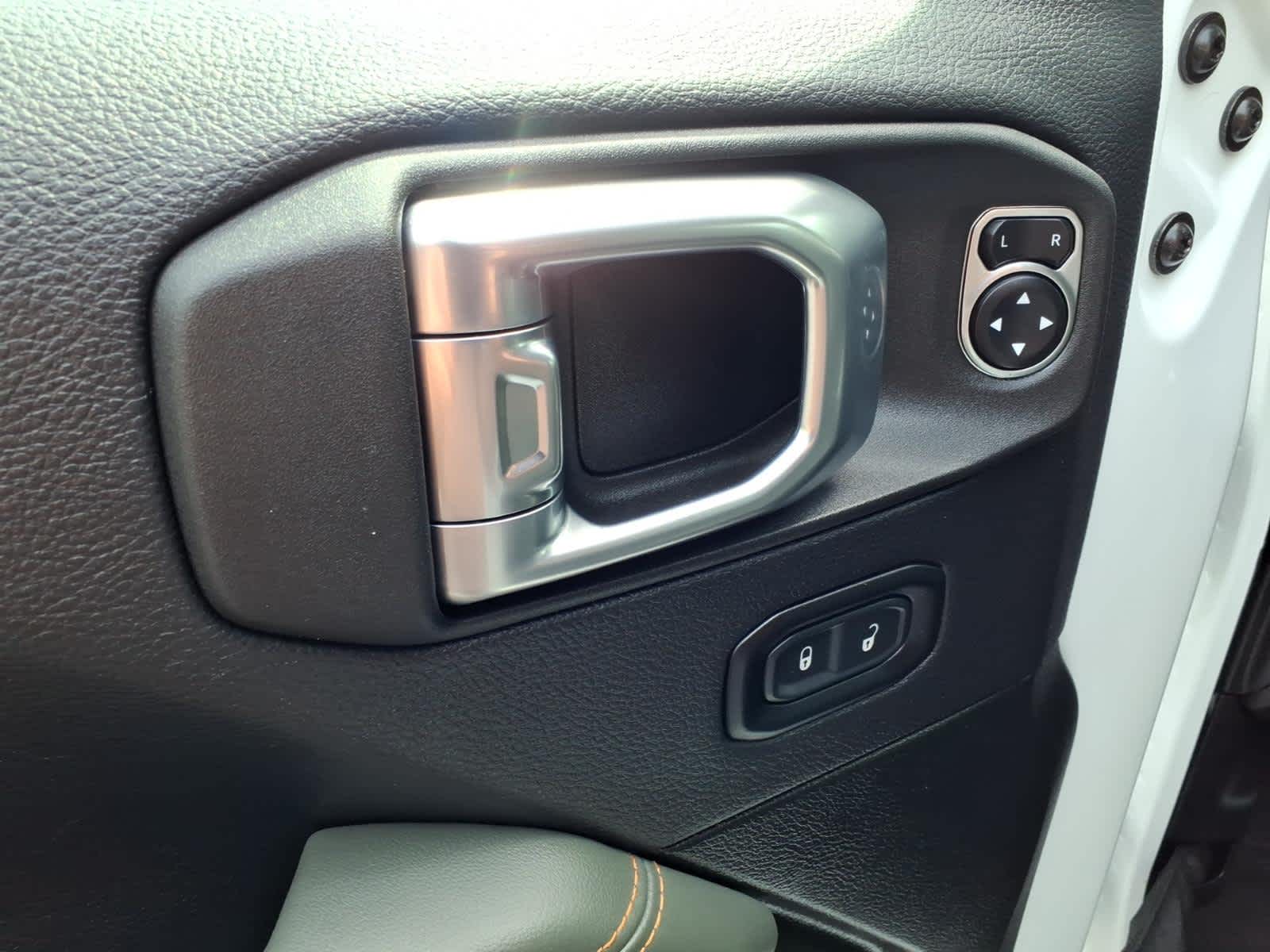 2025 Jeep Gladiator Mojave X