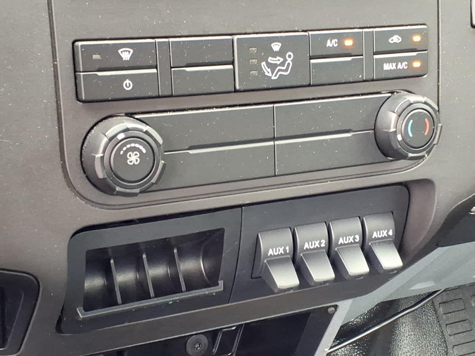 2015 Ford Super Duty F-550 DRW XL
