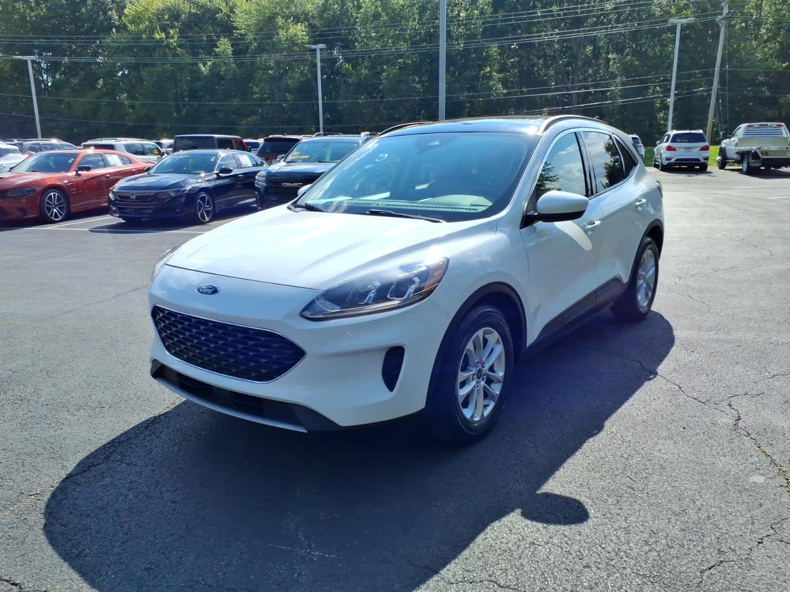 Used 2020 Ford Escape SE with VIN 1FMCU0G61LUC04097 for sale in Columbiana, OH