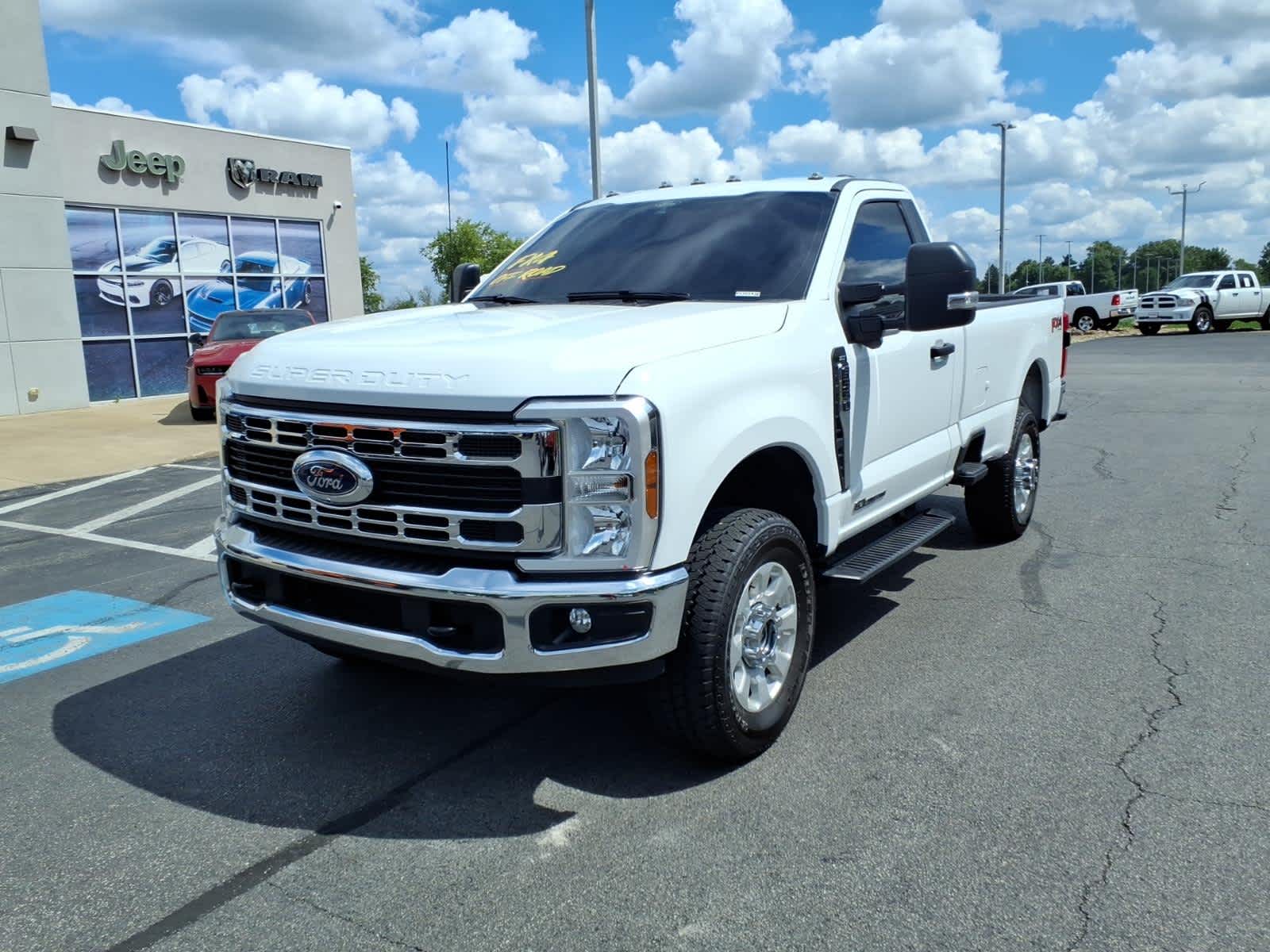 2024 Ford Super Duty F-350 SRW XLT
