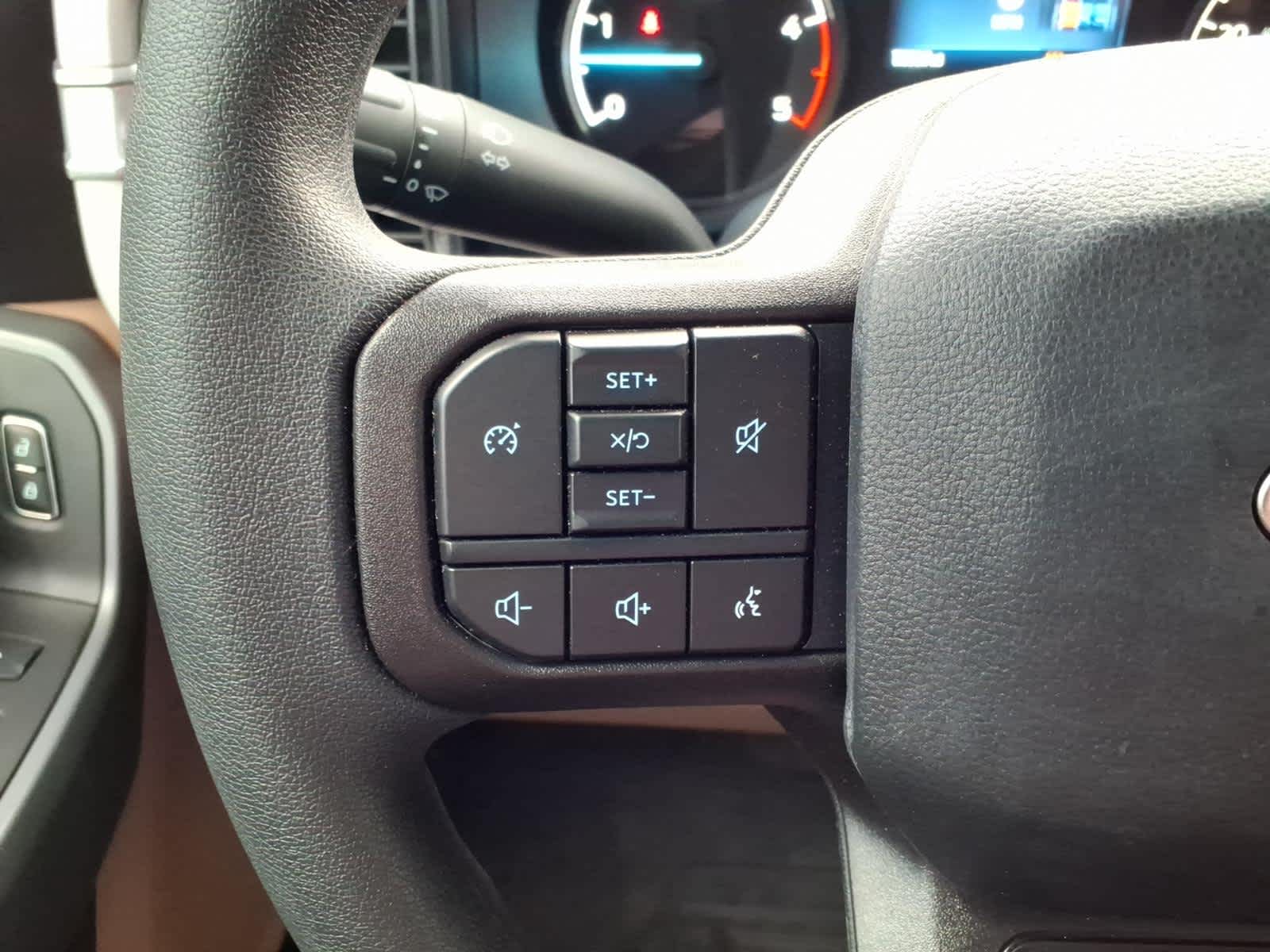 2024 Ford Super Duty F-350 SRW XLT