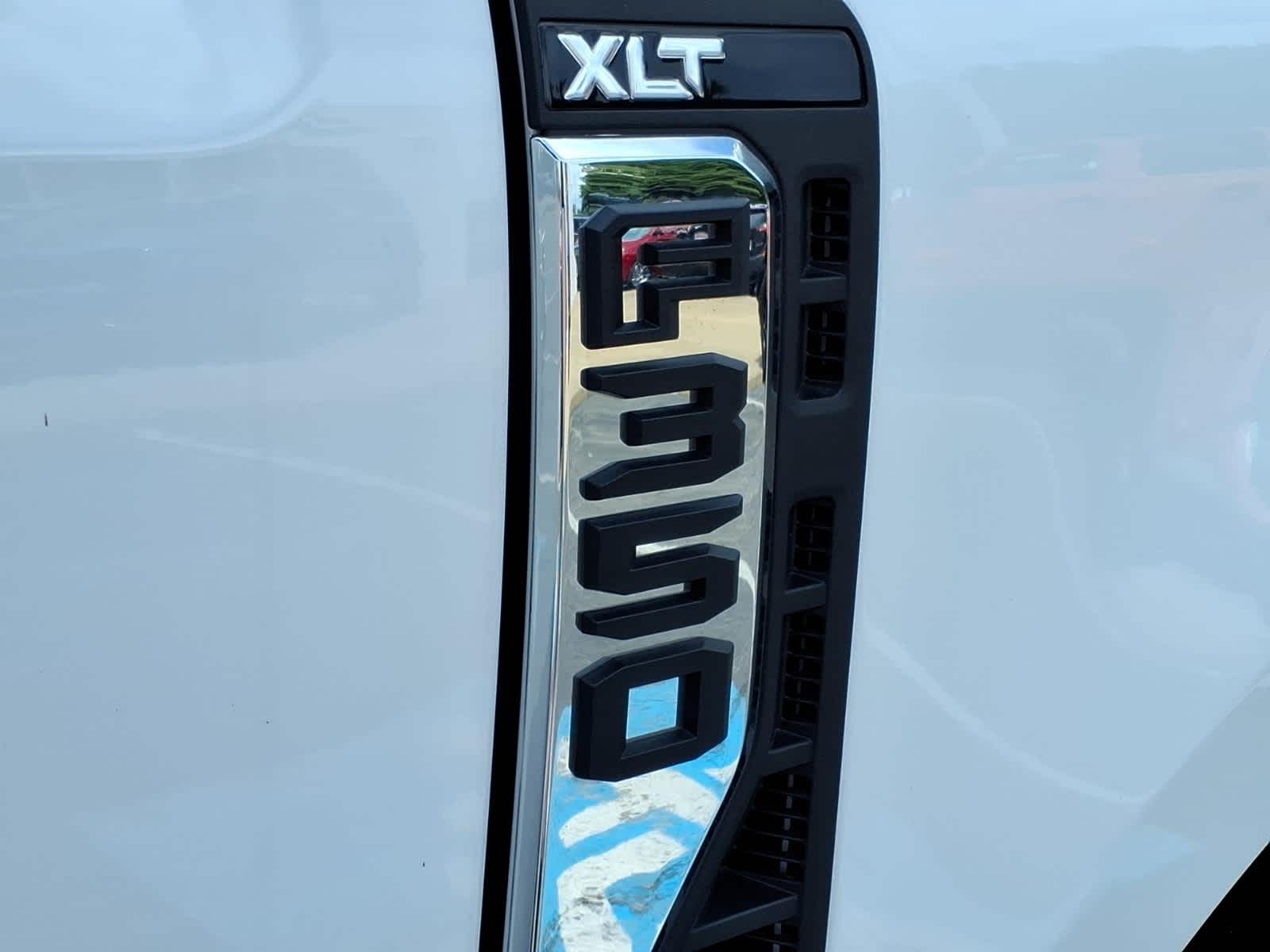 2024 Ford Super Duty F-350 SRW XLT