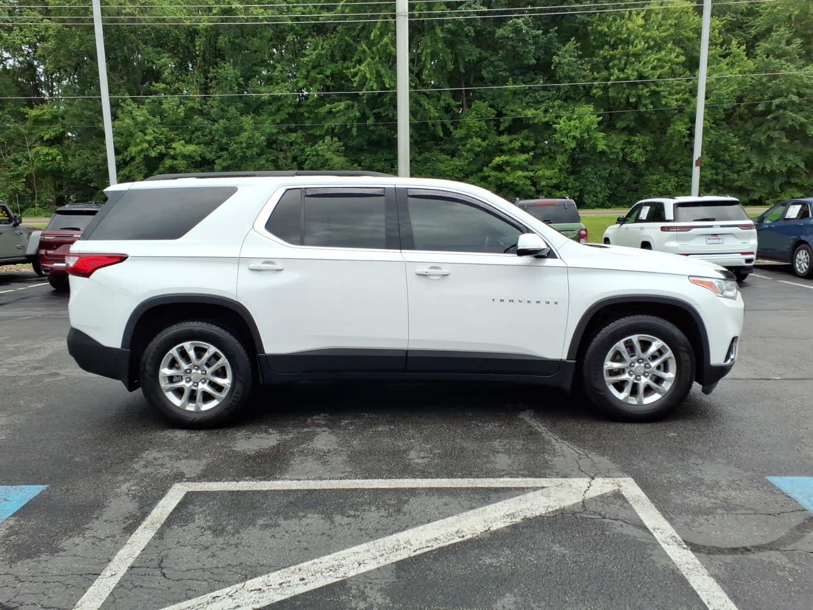 2020 Chevrolet Traverse LT Cloth