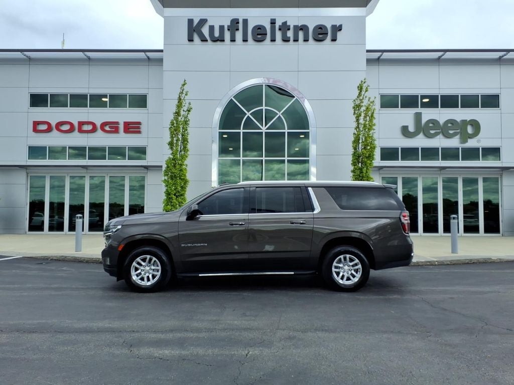 2021 Chevrolet Suburban 4WD 1500 LS's photo