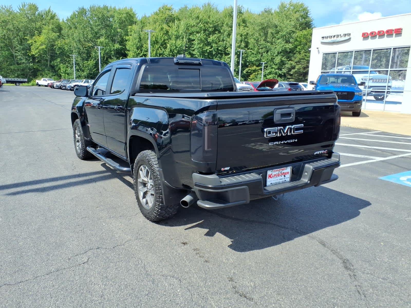 2022 GMC Canyon 4WD AT4 w/Cloth