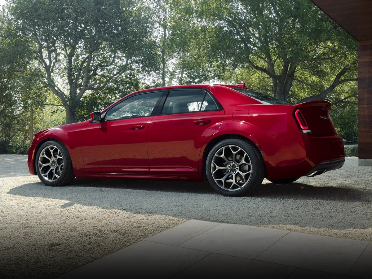 2023 Chrysler 300 C's photo