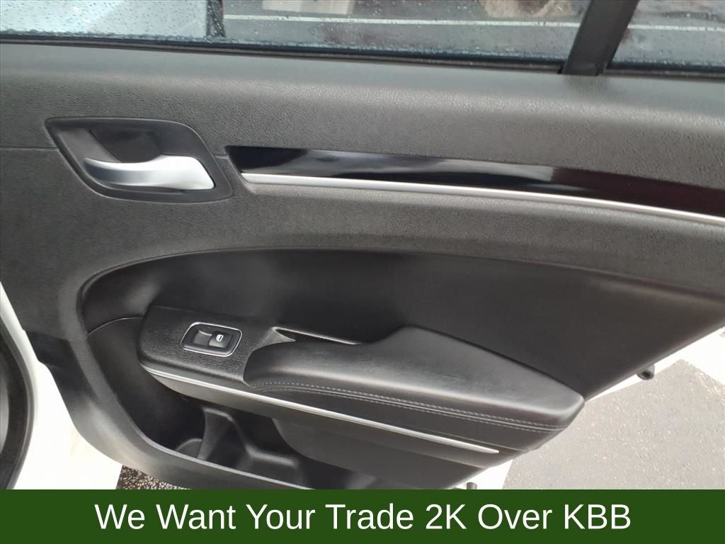 2023 Chrysler 300 Touring