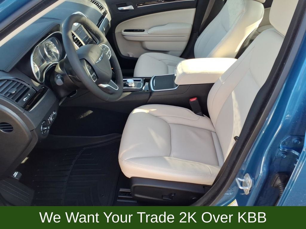 2023 Chrysler 300 Touring