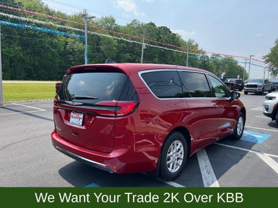 2025 Chrysler Pacifica Select