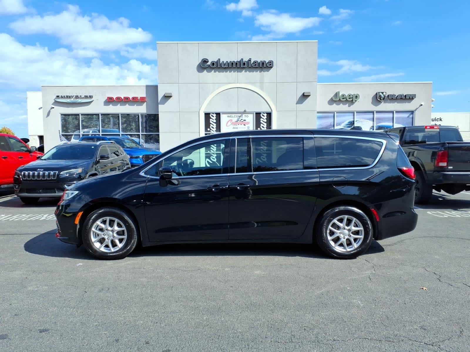 2026 Chrysler Pacifica Select