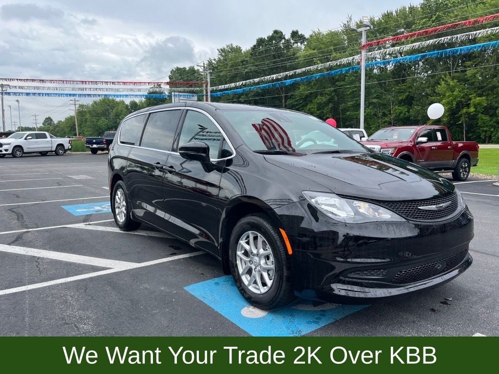 2025 Chrysler Voyager LX