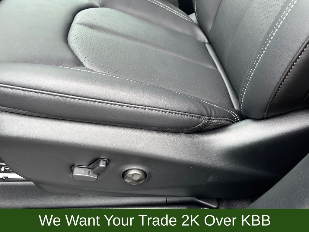 2025 Chrysler Voyager LX