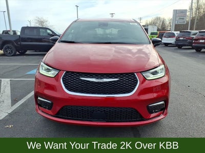 2026 Chrysler Pacifica Select