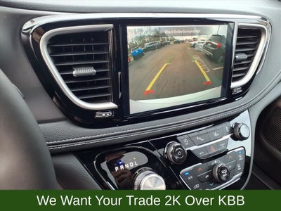 2026 Chrysler Pacifica Select