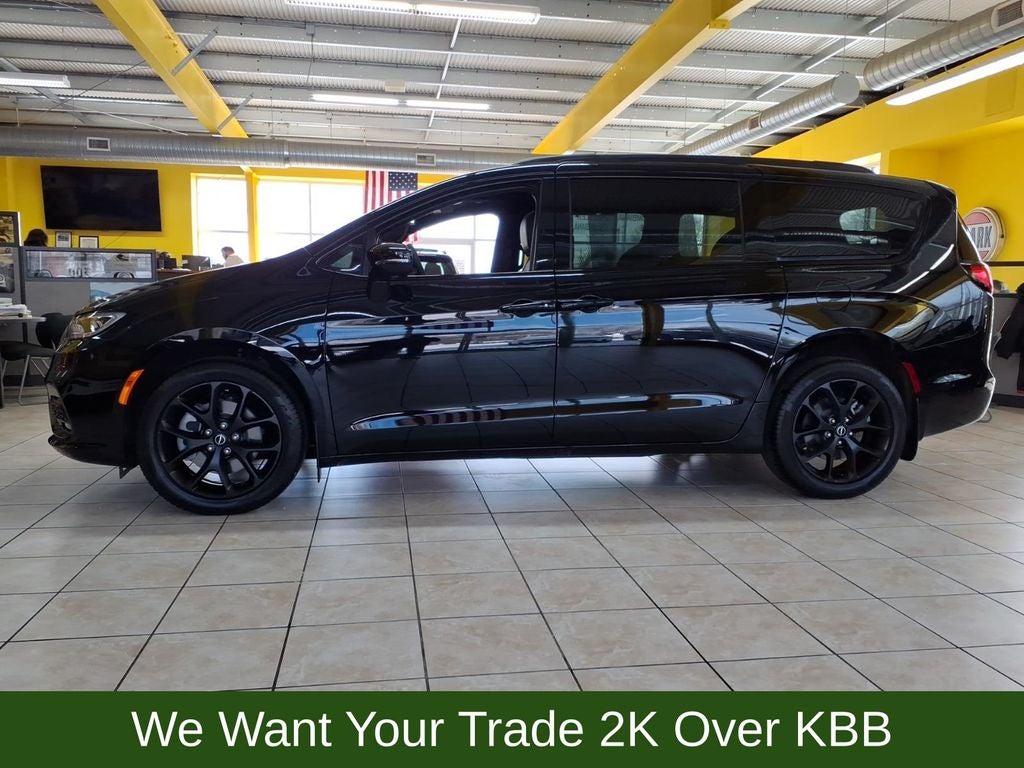 2026 Chrysler Pacifica Select