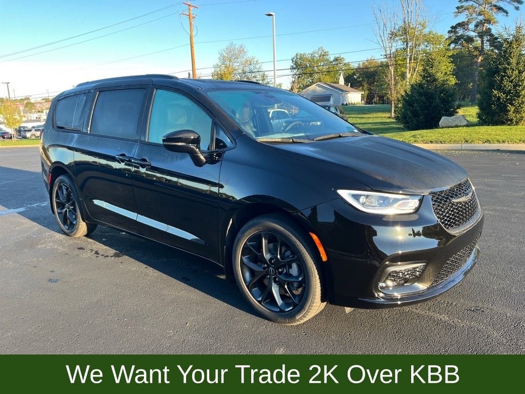 2026 Chrysler Pacifica Select