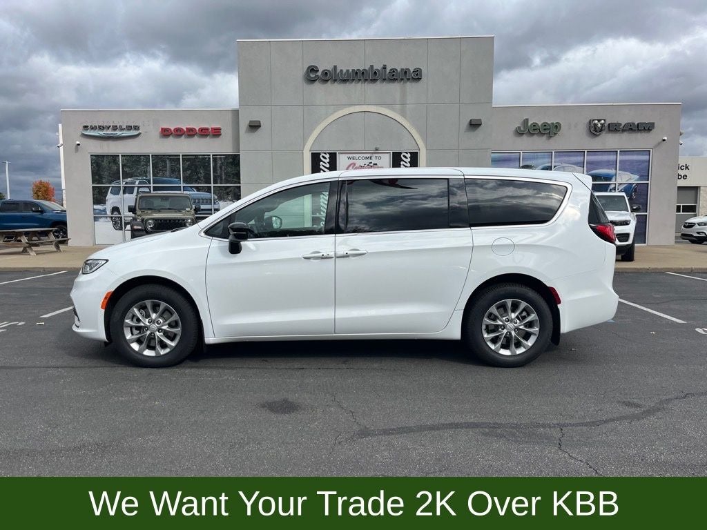 2026 Chrysler Pacifica Select