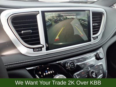 2026 Chrysler Pacifica Select