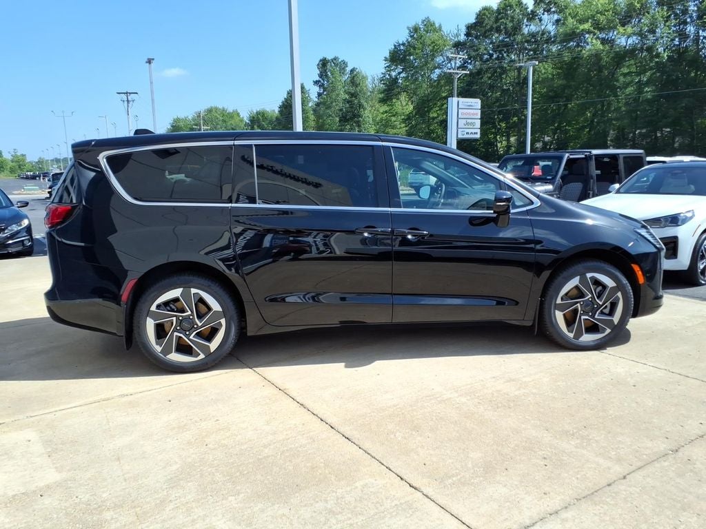 2027 Chrysler Pacifica Limited