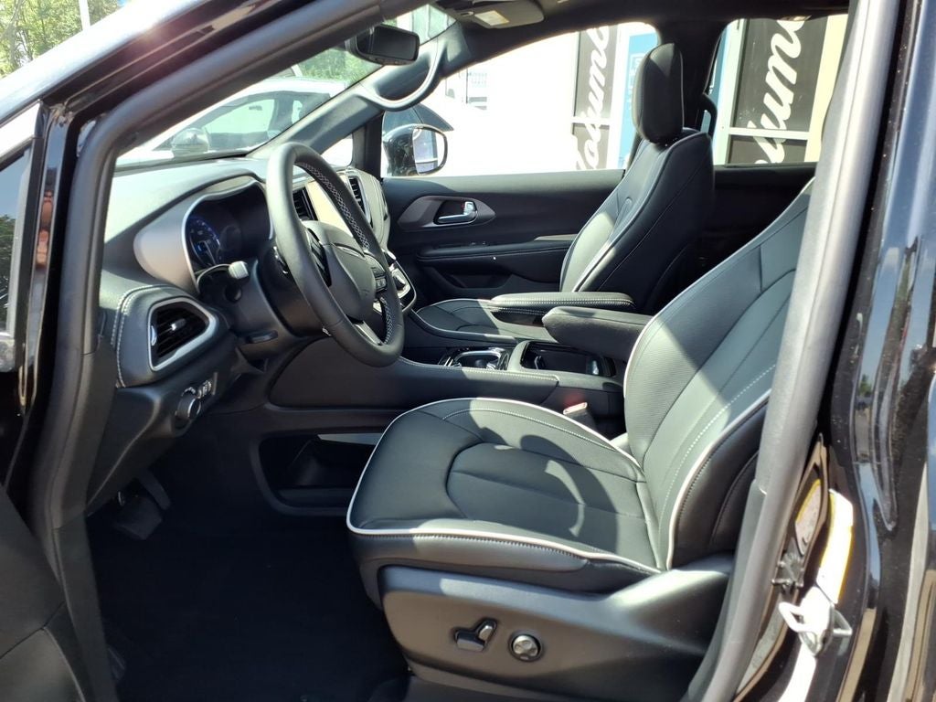 2027 Chrysler Pacifica Limited
