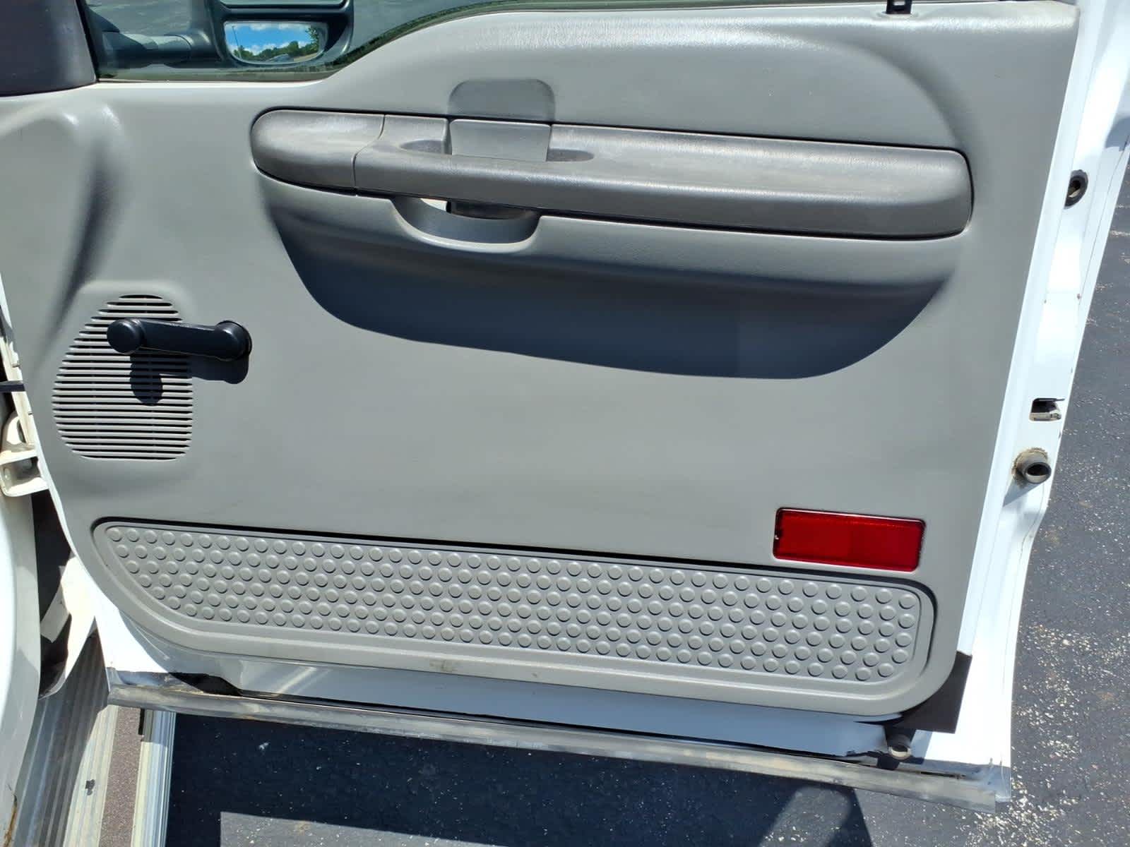 2004 Ford Super Duty F-250 Base