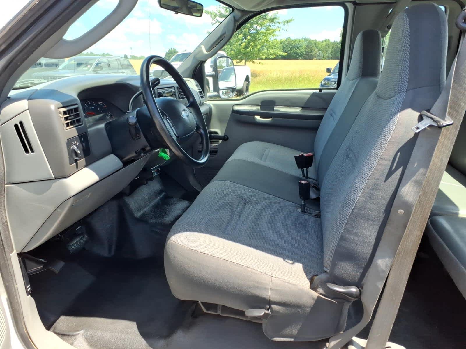 2004 Ford Super Duty F-250 Base