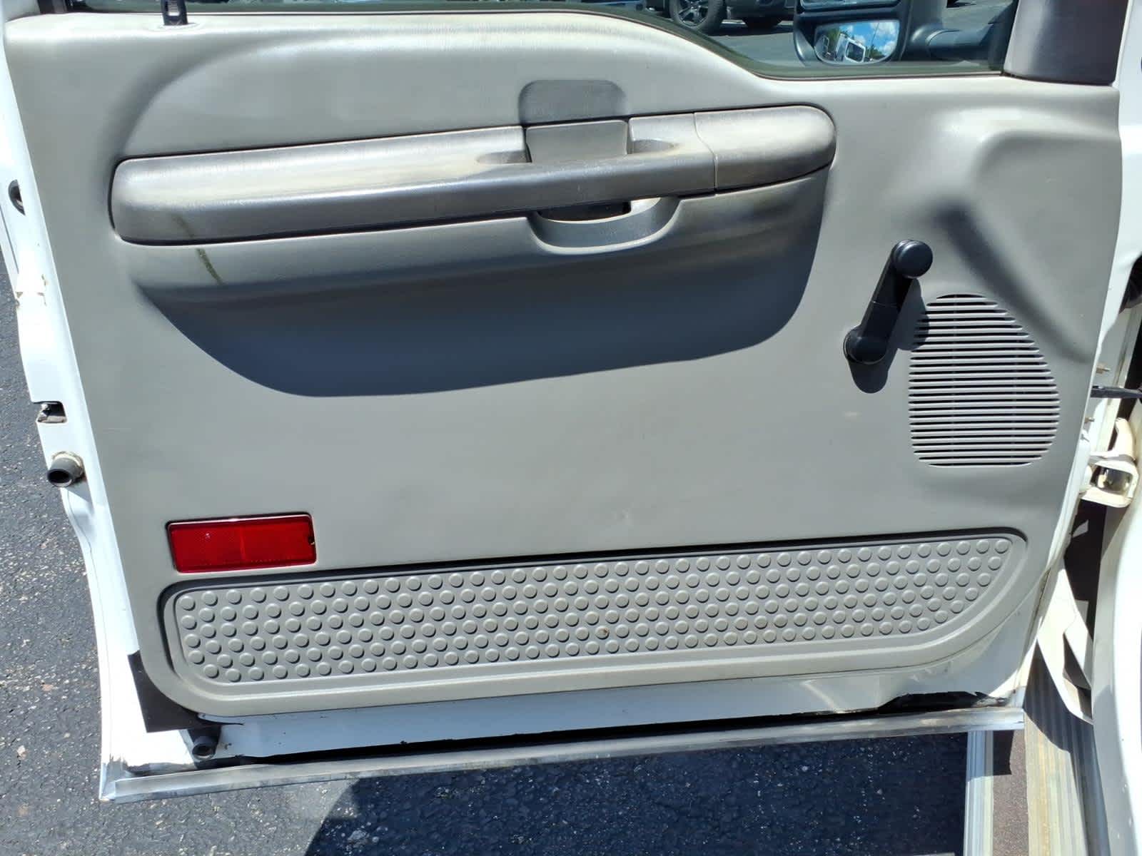 2004 Ford Super Duty F-250 Base