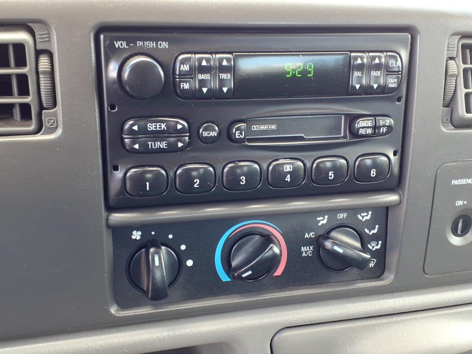 2004 Ford Super Duty F-250 Base