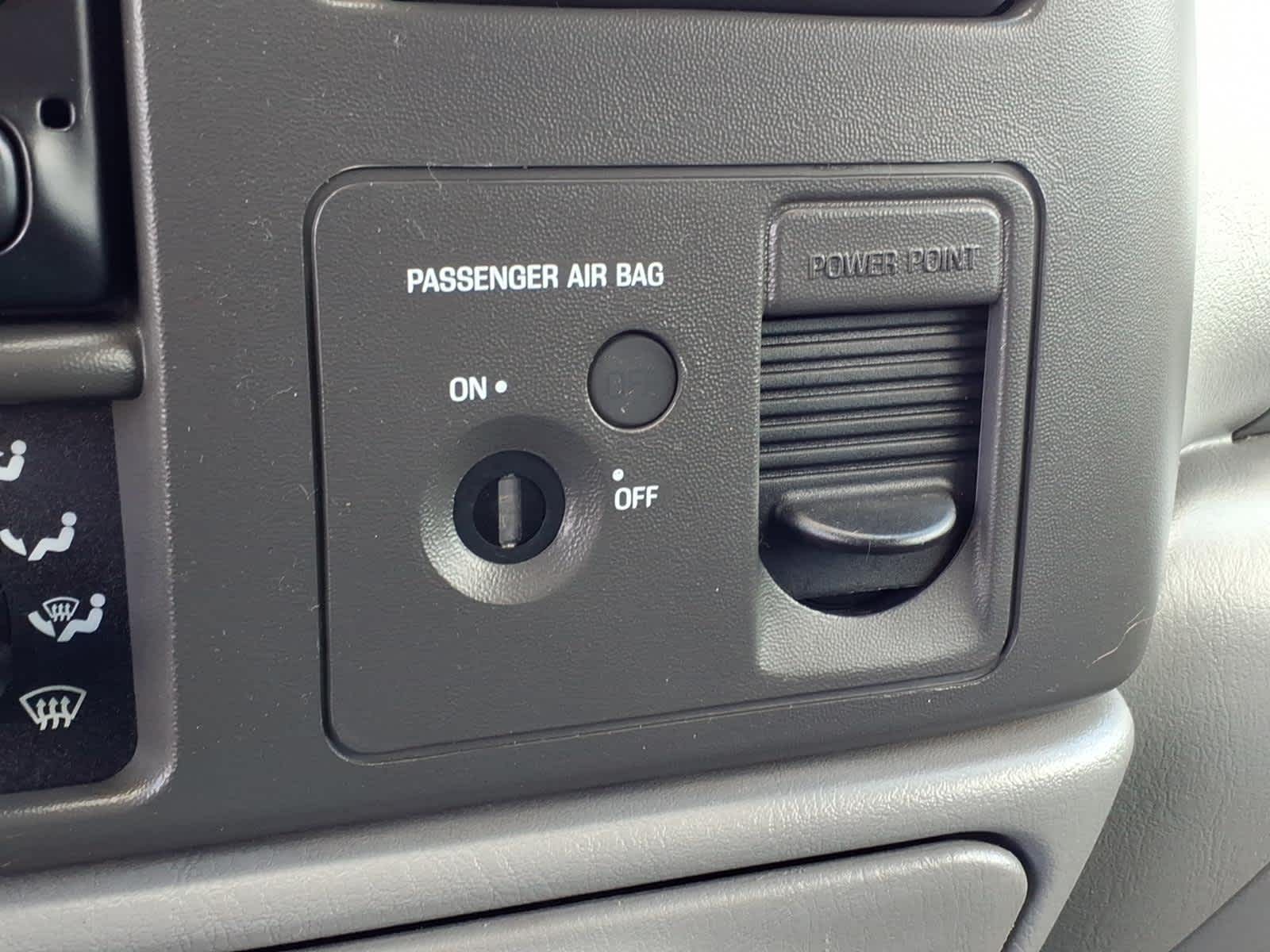 2004 Ford Super Duty F-250 Base