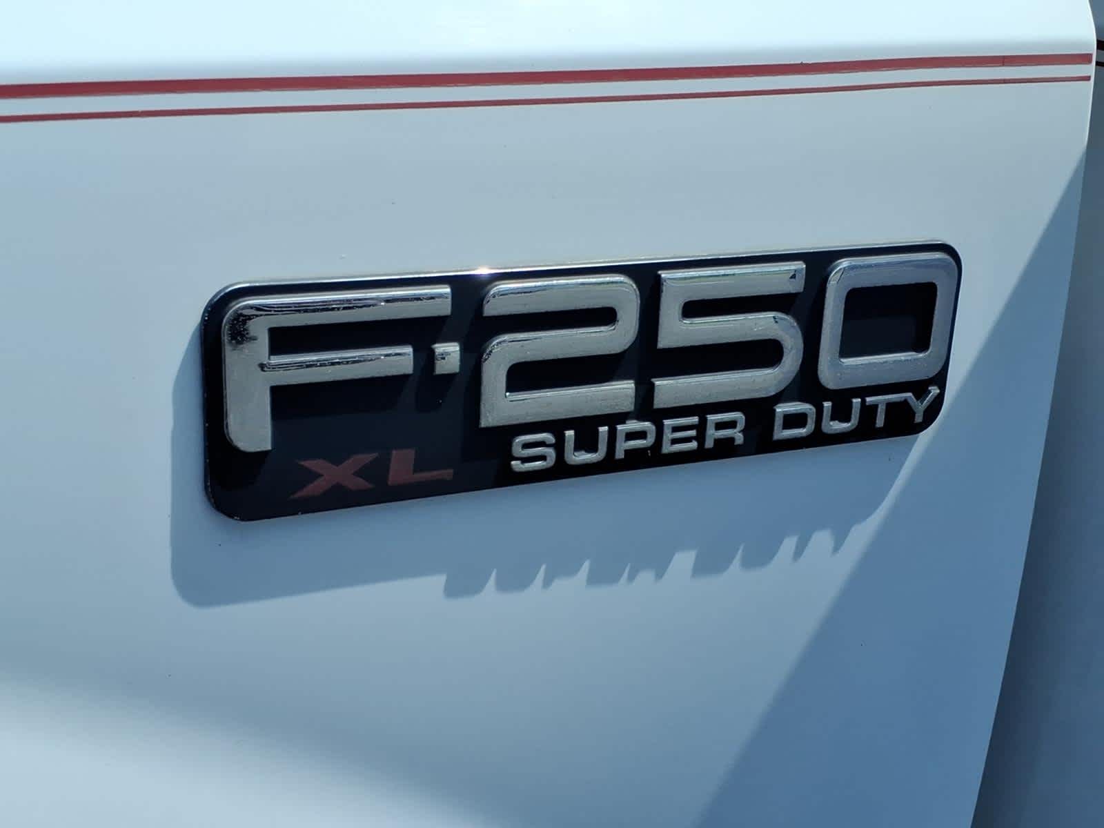2004 Ford Super Duty F-250 Base
