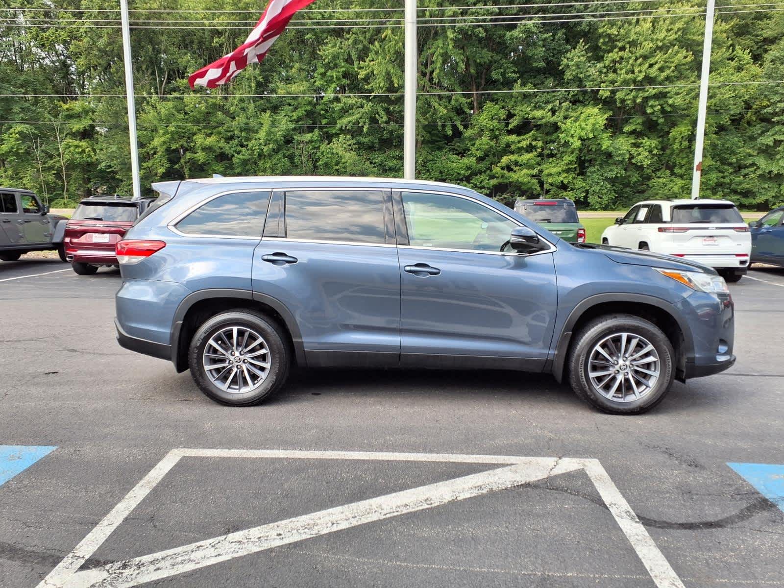 2019 Toyota Highlander SE