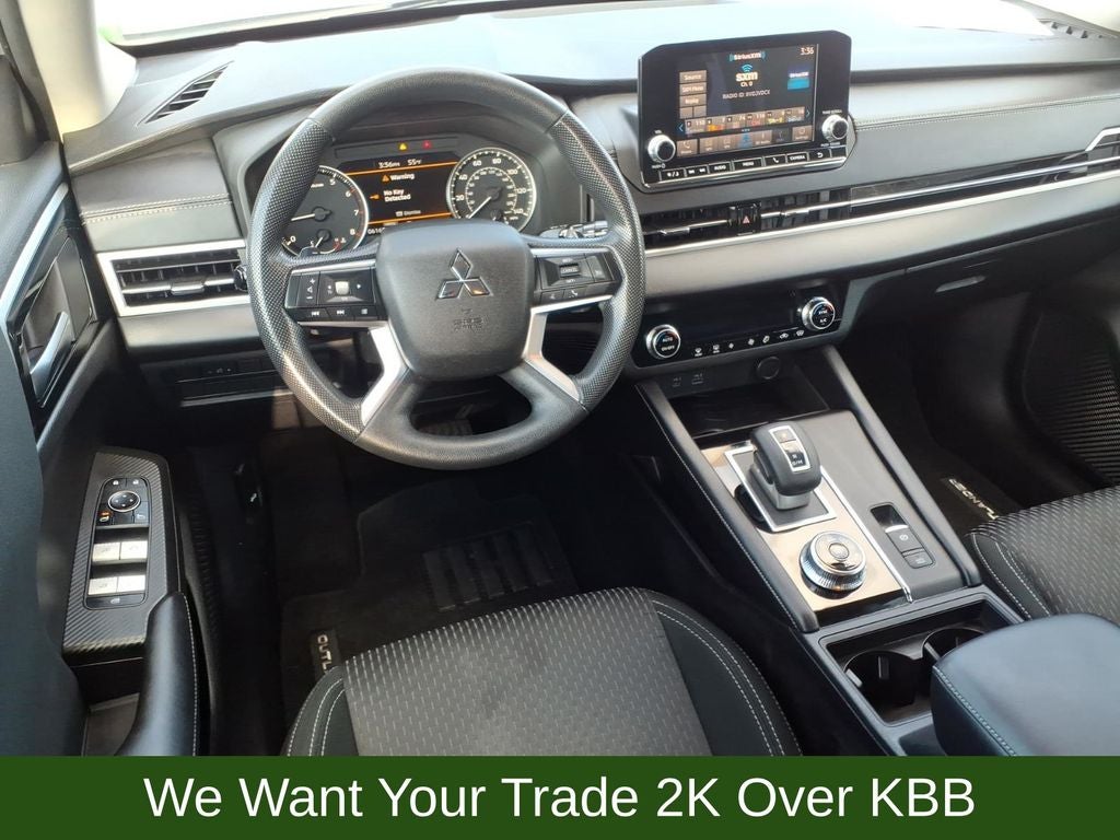 2022 Mitsubishi Outlander ES