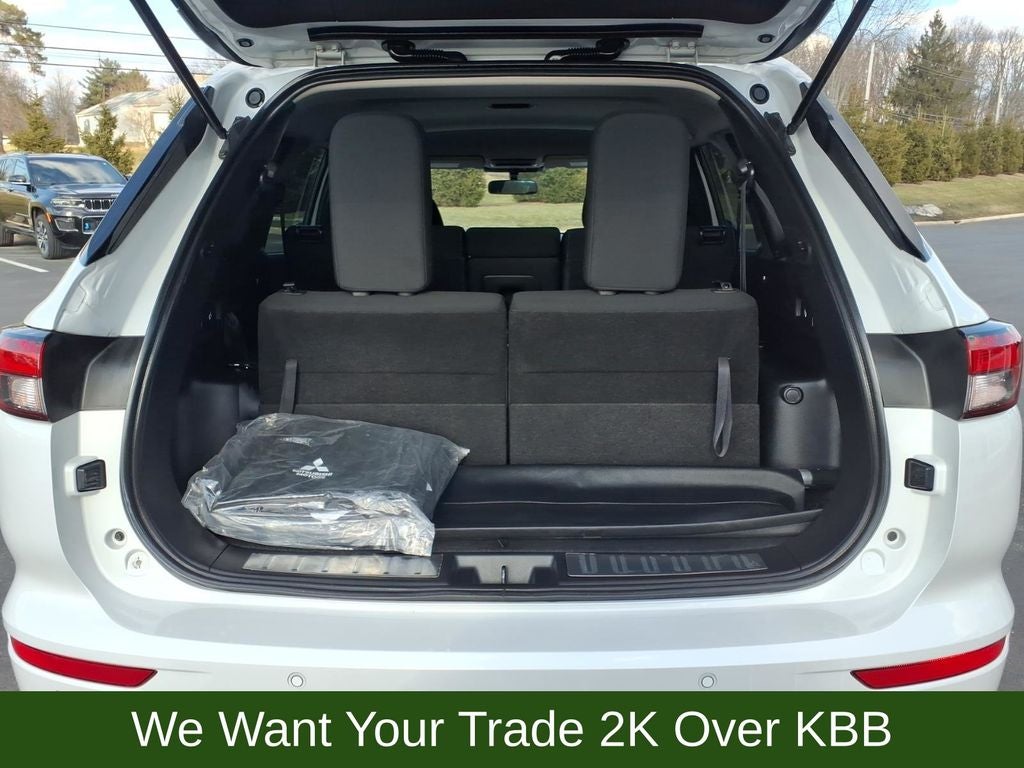 2022 Mitsubishi Outlander ES