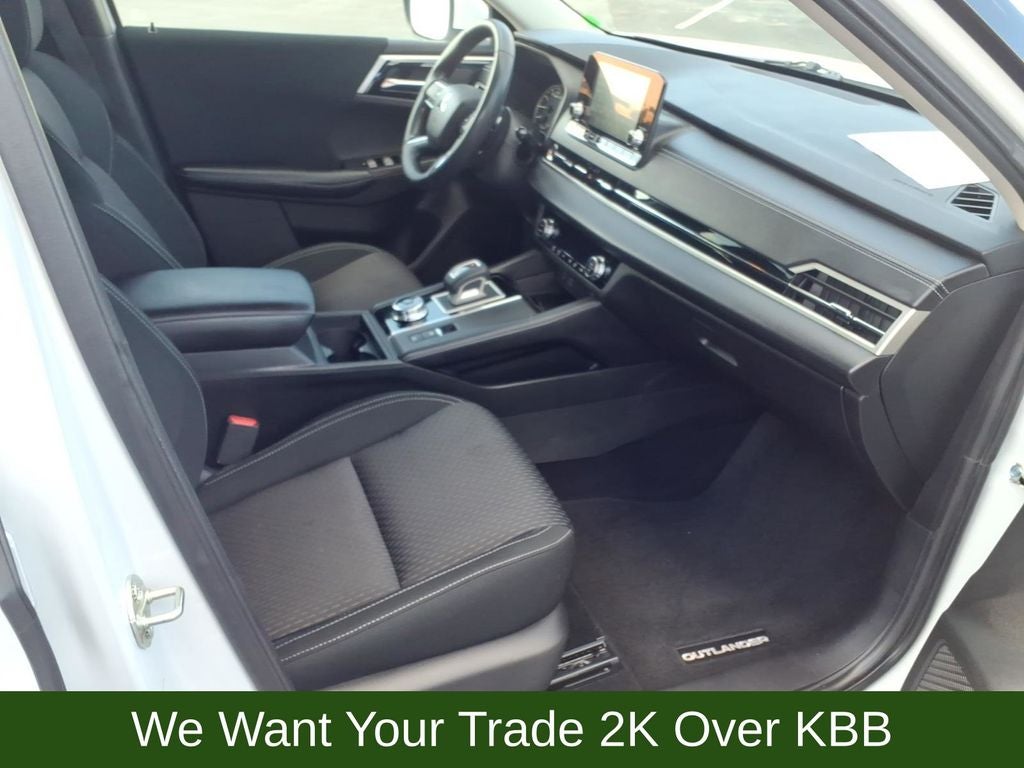 2022 Mitsubishi Outlander ES