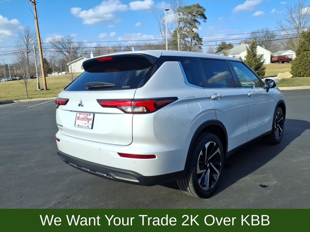 2022 Mitsubishi Outlander ES